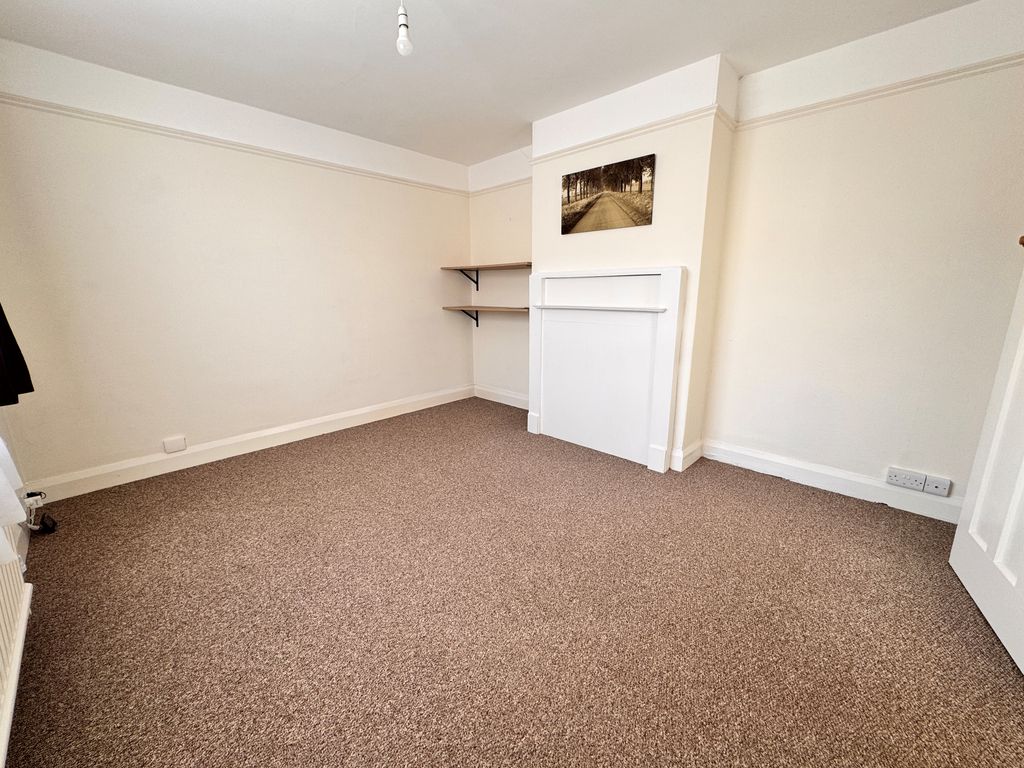 Property photo 2 of 20 Image