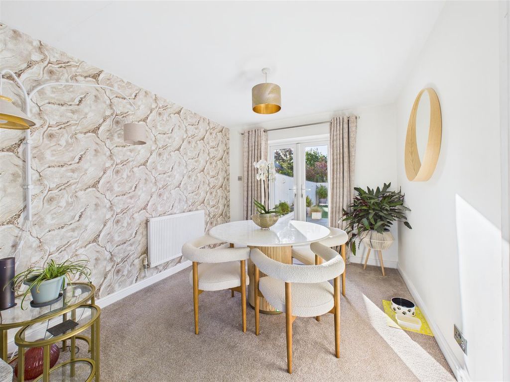 Property photo 3 of 13 Cam05193G0-Pr0063-Still008.Jpg