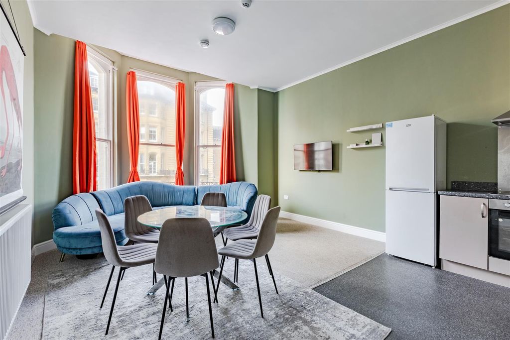 Additional image 9 of 14 bed terraced house to rentFirst Avenue, Hove BN3