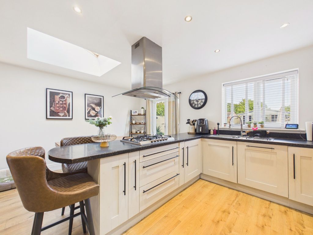 Property photo 3 of 13 5332124