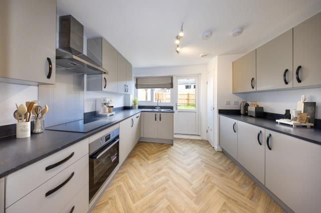 Property photo 1 of 9 Kitchen