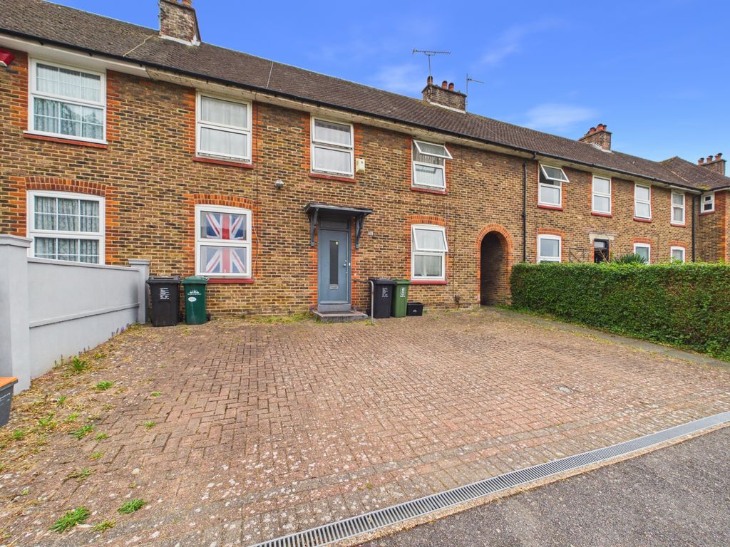 Property photo 3 of 11 Cam04693G0-Pr0120-Still025