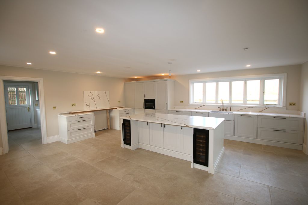 Property photo 3 of 23 Mwoodd