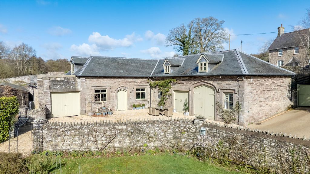 Property photo 3 of 31 Image