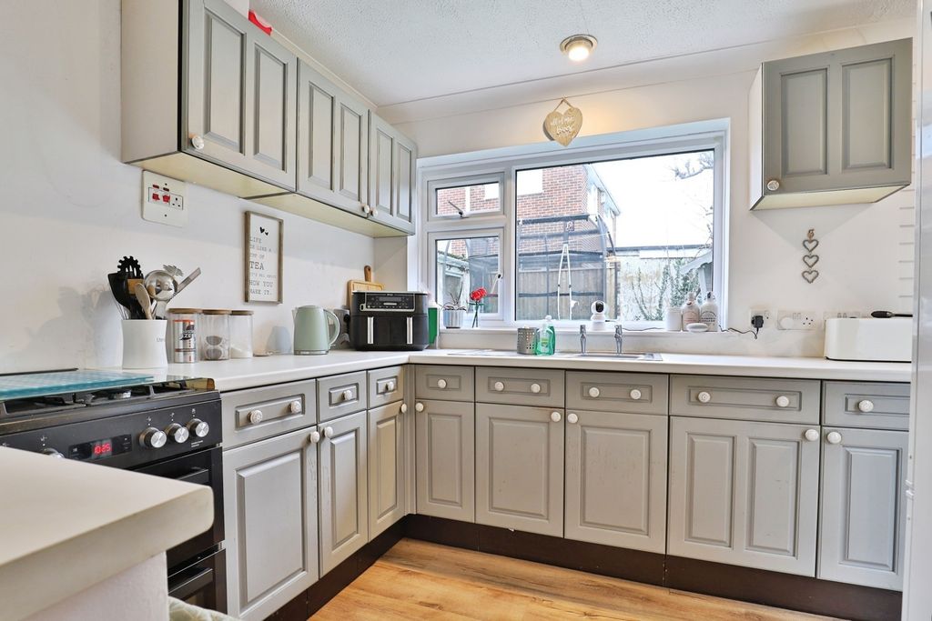 Property photo 3 of 20 Pbox-Img.Jpg