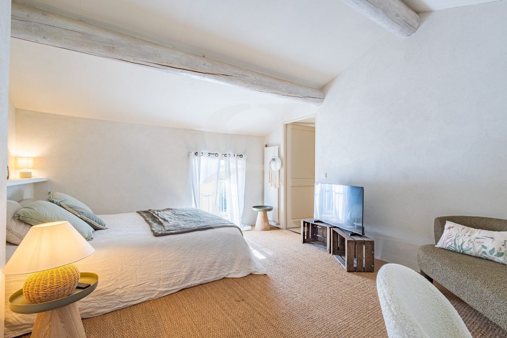 Property photo 3 of 24