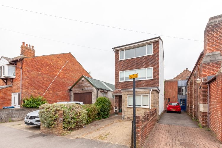 Property photo 1 of 11 Front Exterior