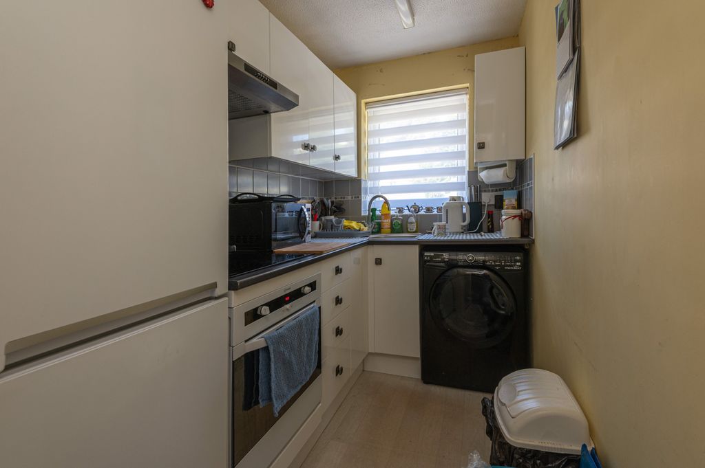 Additional image 6 of 1 bed flat for saleAcaster Drive, Bradford BD12