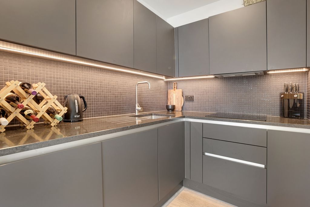 Property photo 2 of 19 Kitchen