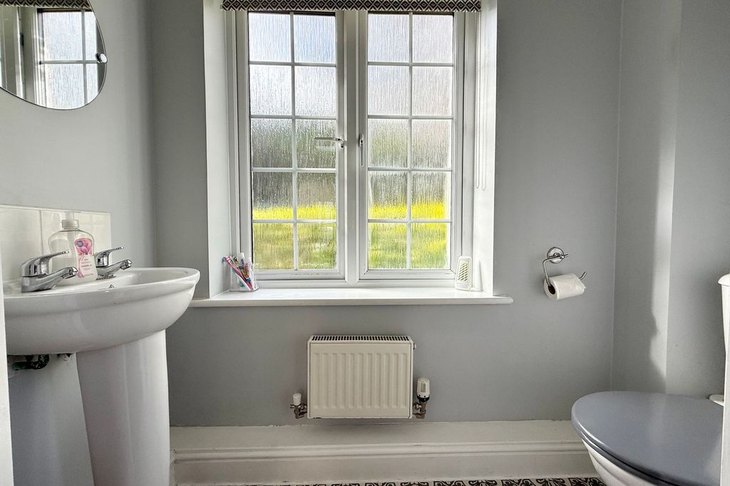 Additional image 8 of 3 bed detached house for saleRound Ring Gardens, Penryn TR10