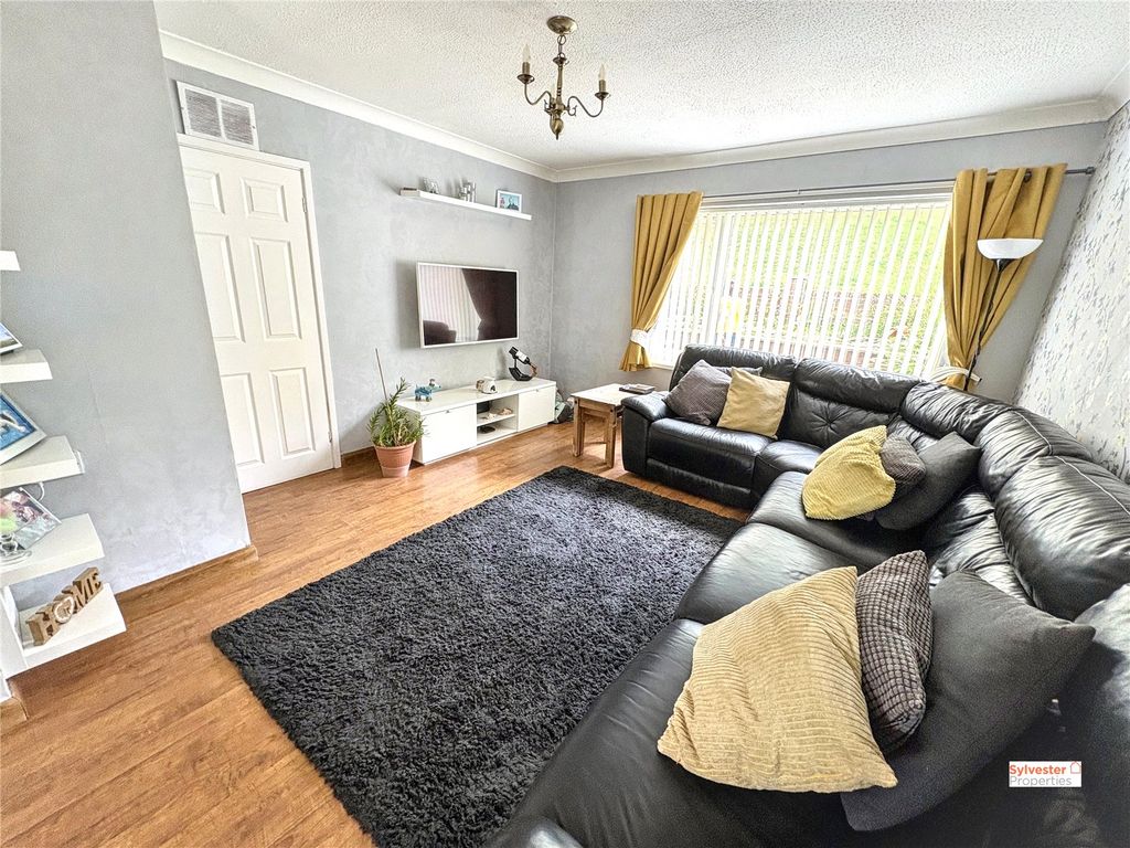 Property photo 3 of 39 Picture No. 05