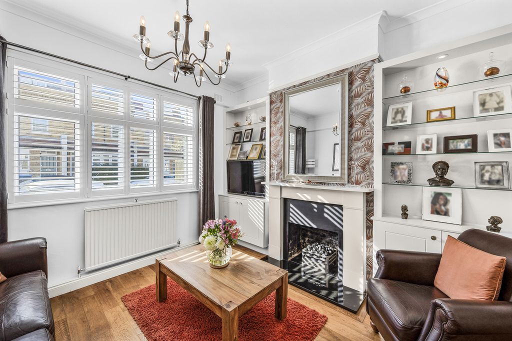 Property photo 2 of 11