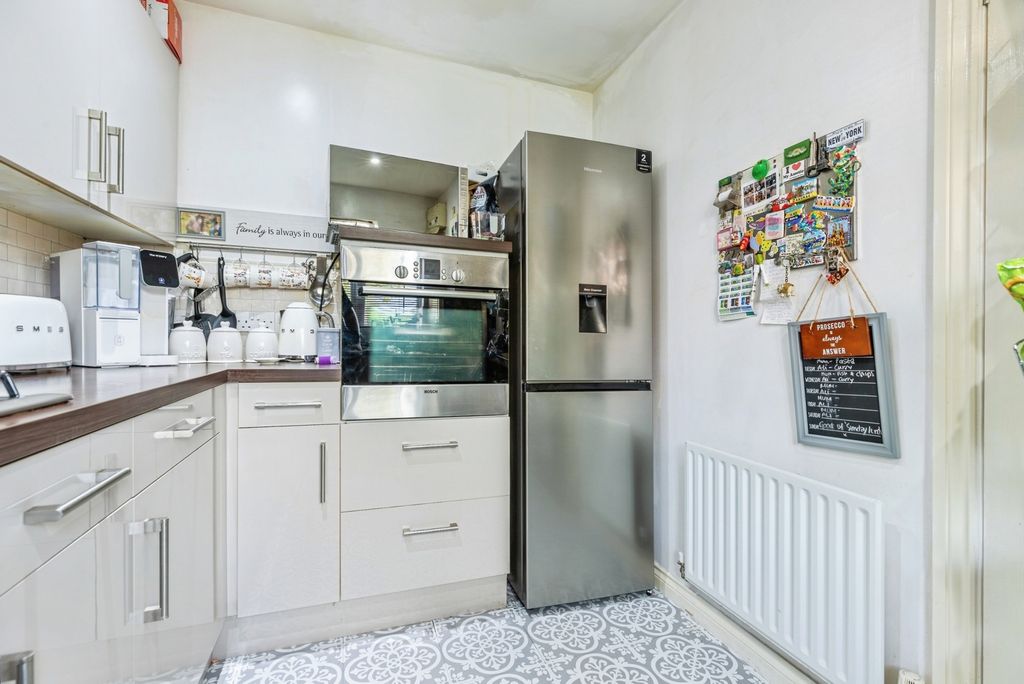Property photo 3 of 18 Pbox-Img.Jpg