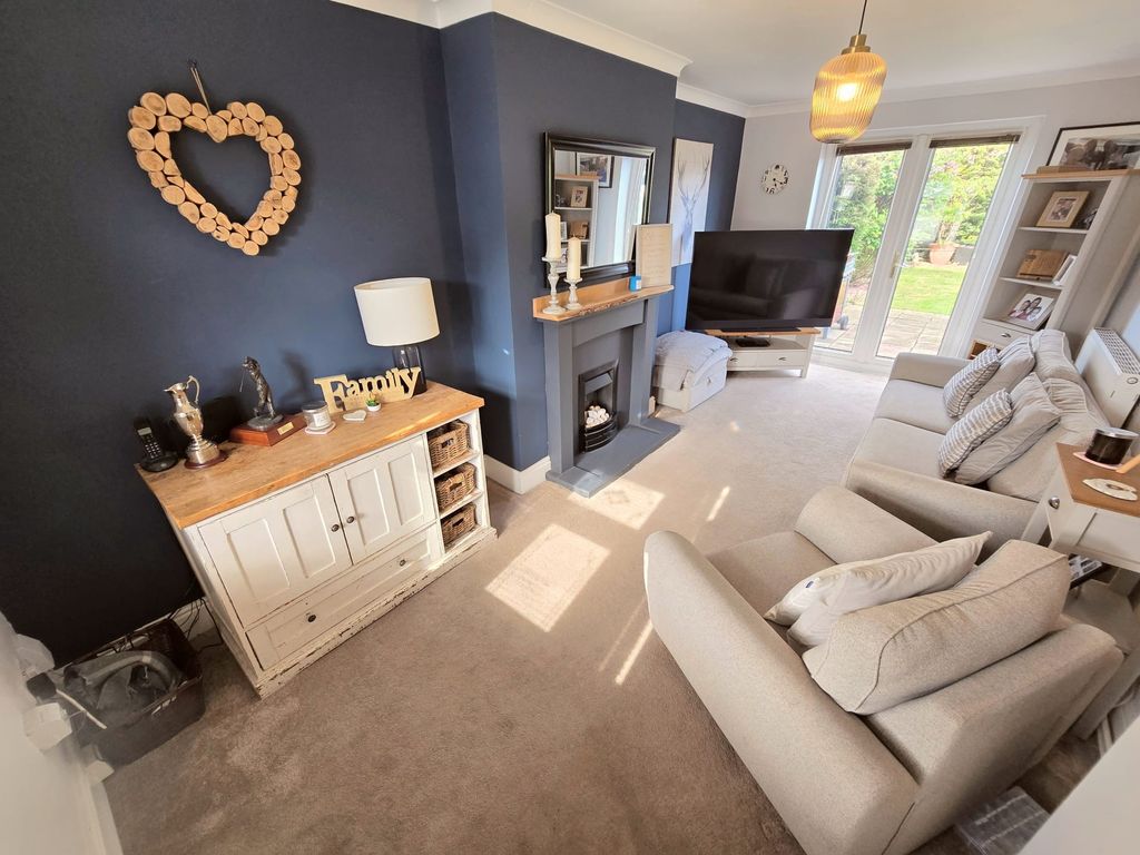 Property photo 2 of 18 Lounge A