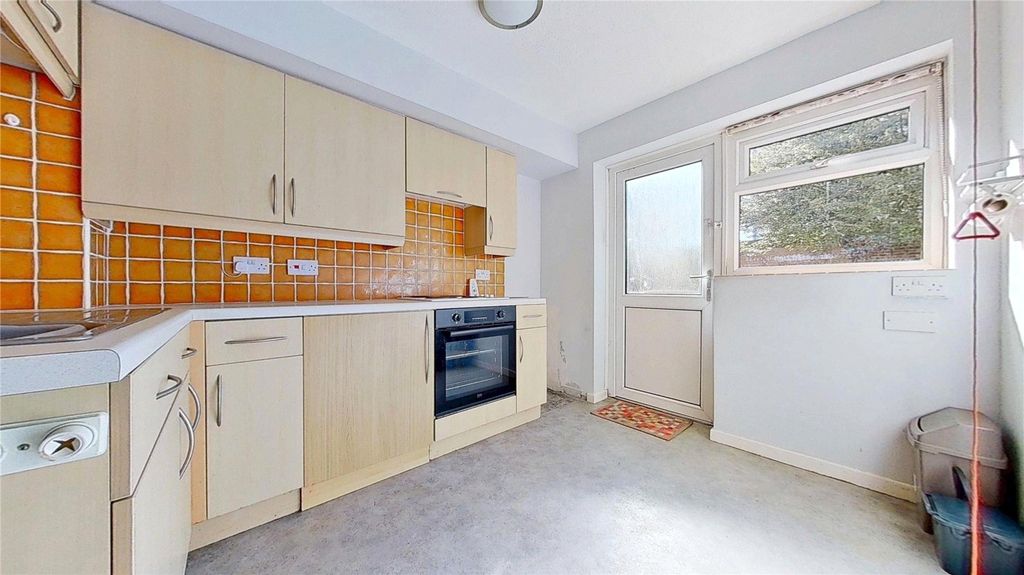 Property photo 3 of 9 Picture No. 12