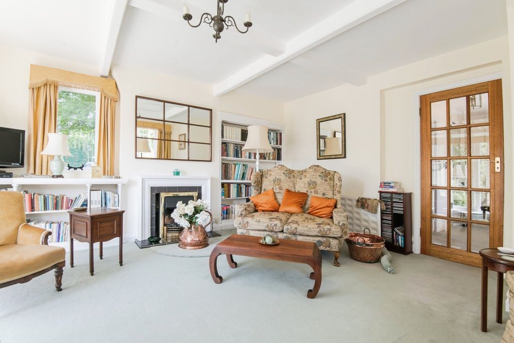 Property photo 3 of 18