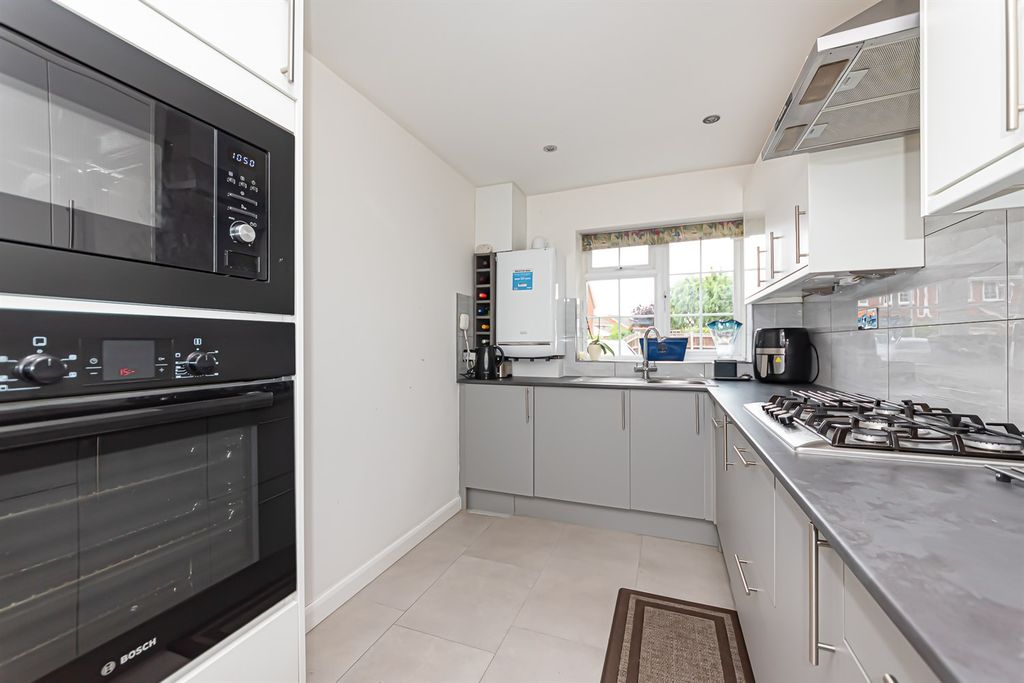 Property photo 2 of 21 Kitchen