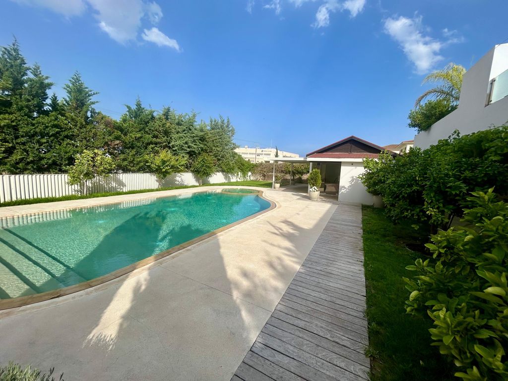 Property photo 2 of 29