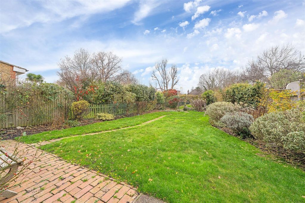 Property photo 2 of 15 Reddons Road-13.Jpg