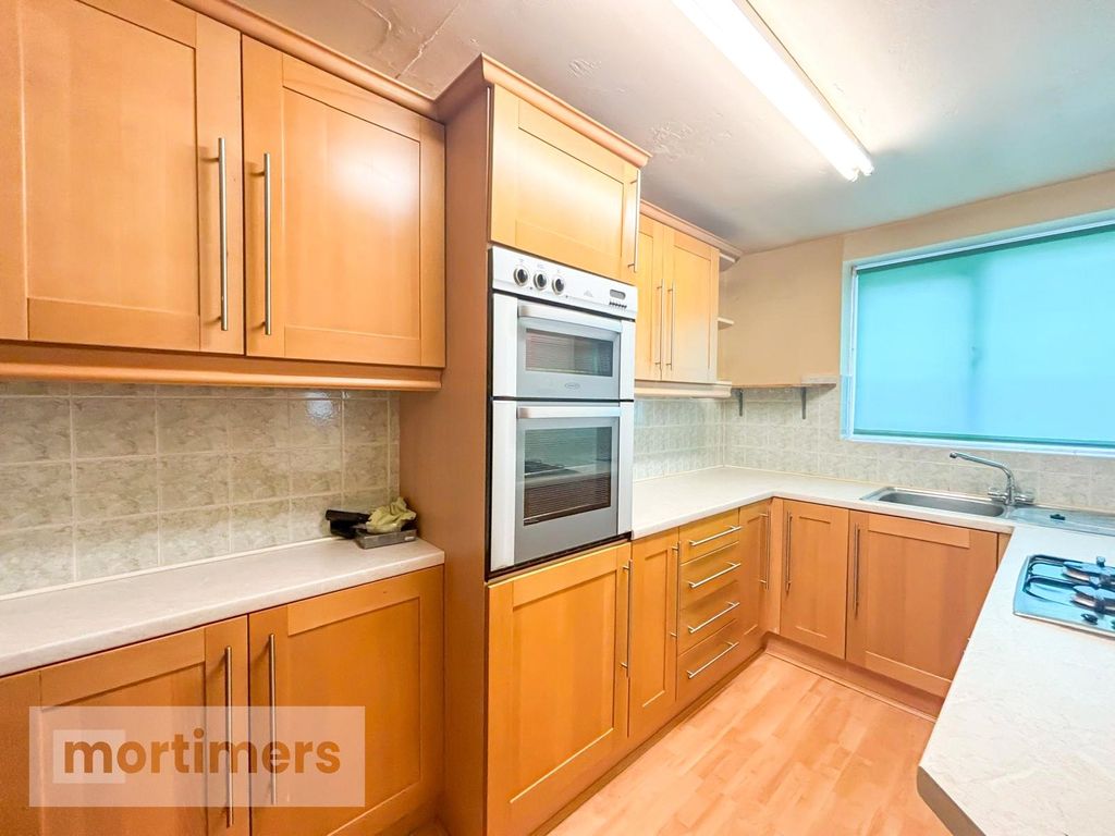 Property photo 2 of 12 Kitchen