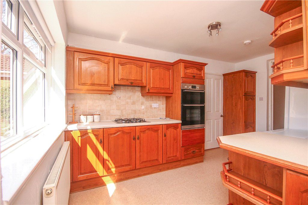 Property photo 3 of 19 Kitchen
