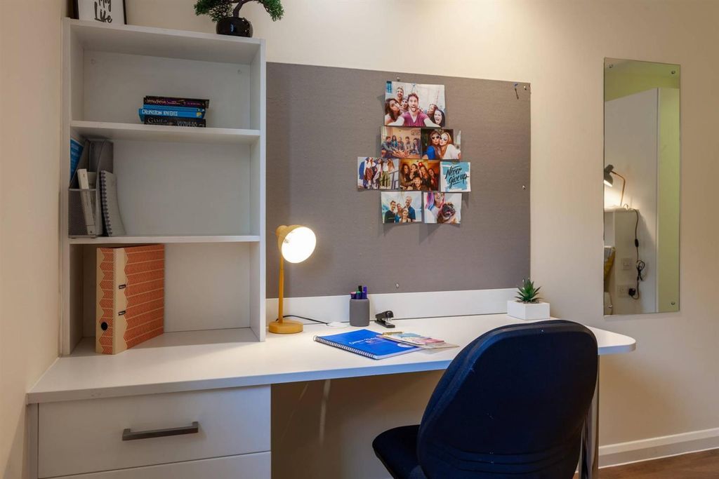 Additional image 5 of 1 bed flat to rentDean Street, Bangor LL57