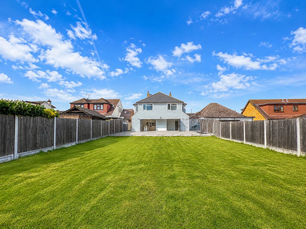 Property photo 2 of 32