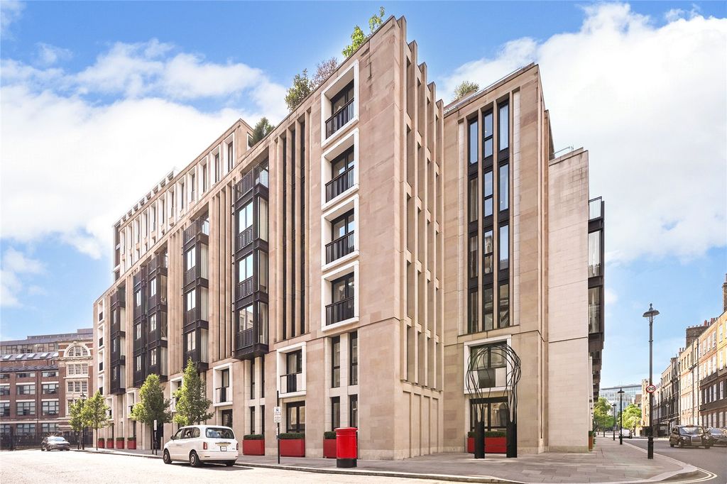 Property photo 3 of 14 Lincoln Square