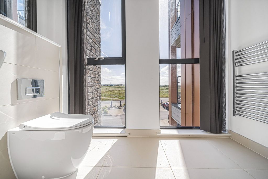 Additional image 32 of 3 bed penthouse for saleRest Bay, Porthcawl CF36