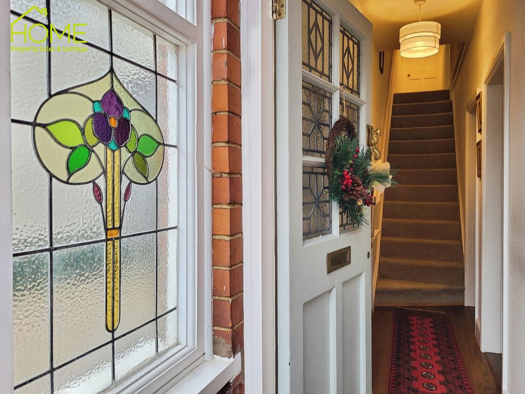 Property photo 2 of 17 Entrance