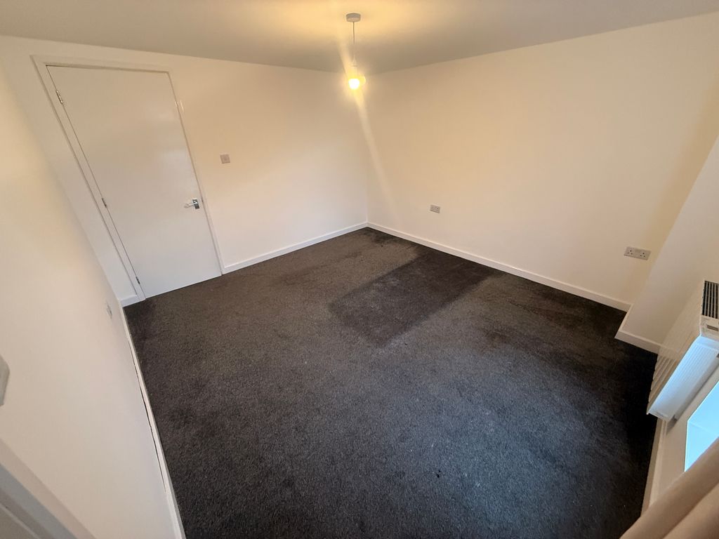 Property photo 2 of 15 Image