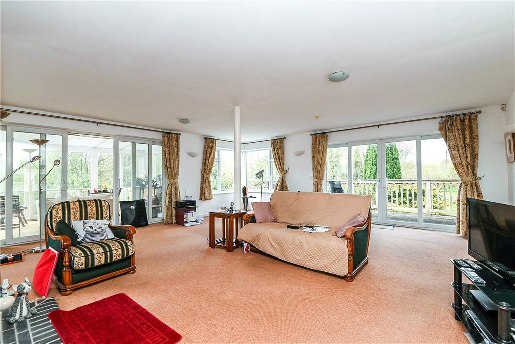 Property photo 3 of 39 Picture No. 05