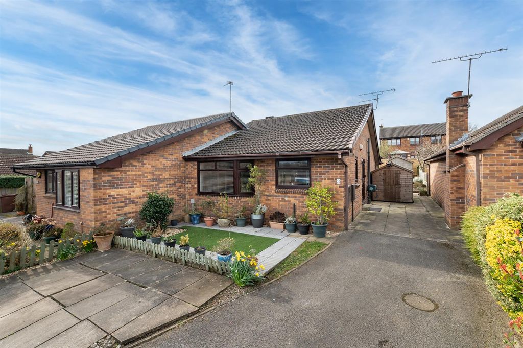 Property photo 1 of 23 Bransdale Garth