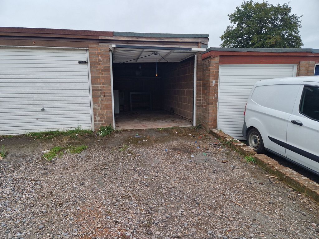 Property photo 1 of 2