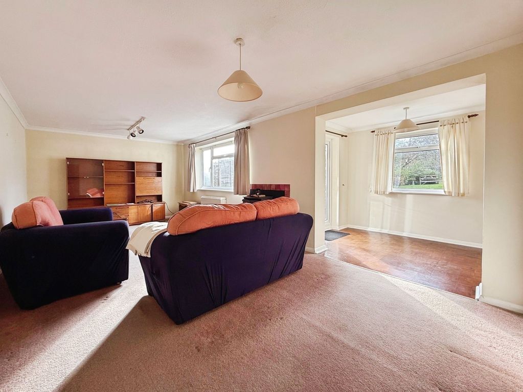 Property photo 3 of 14 Lounge &amp; Dining Space