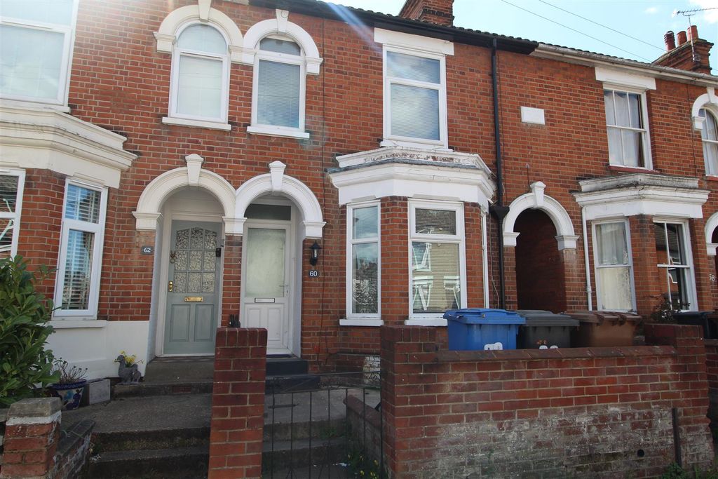 Property photo 1 of 8