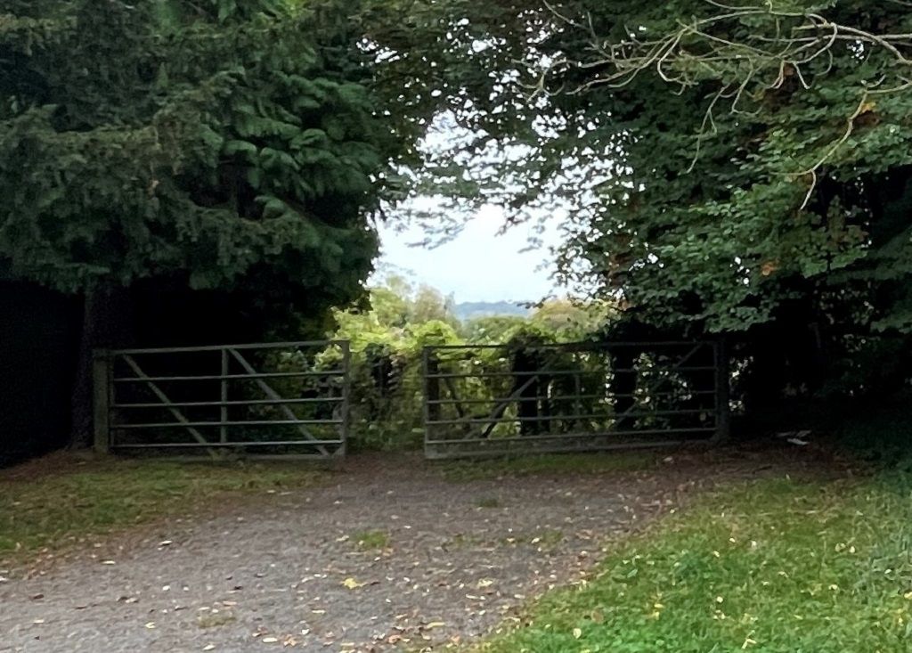 Property photo 1 of 4