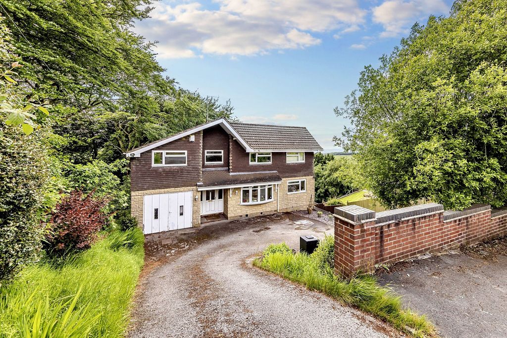 Property photo 1 of 32