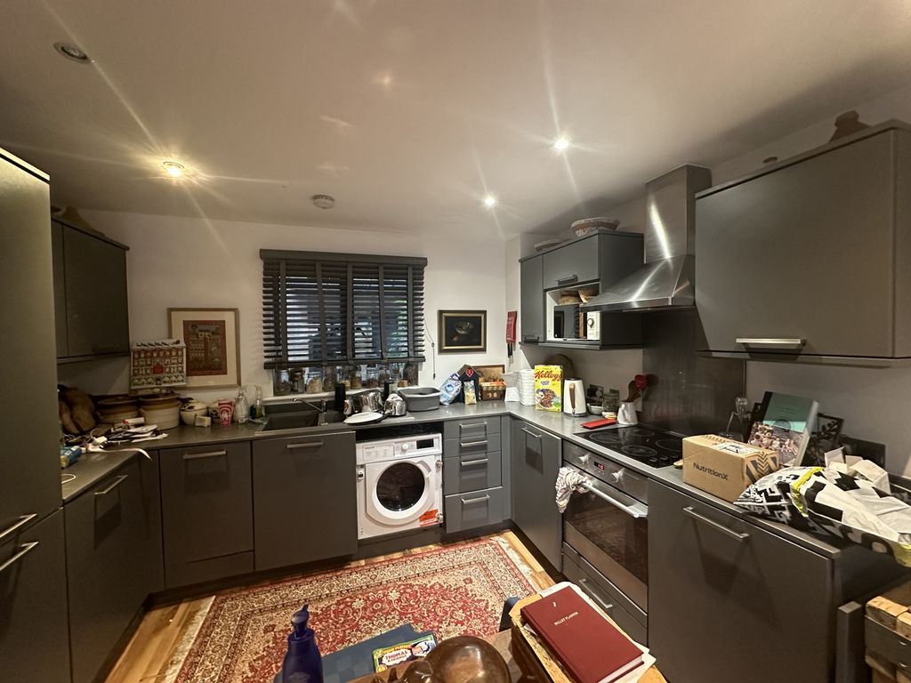 Property photo 3 of 6 Photo 2