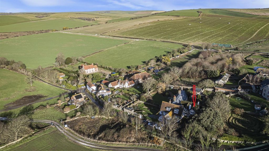 Property photo 3 of 39 Location