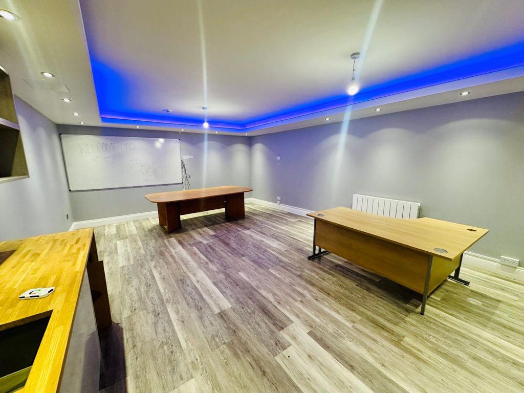 Property photo 3 of 6 Gallery