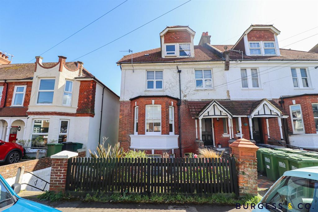 Property photo 1 of 7 Front.Jpg