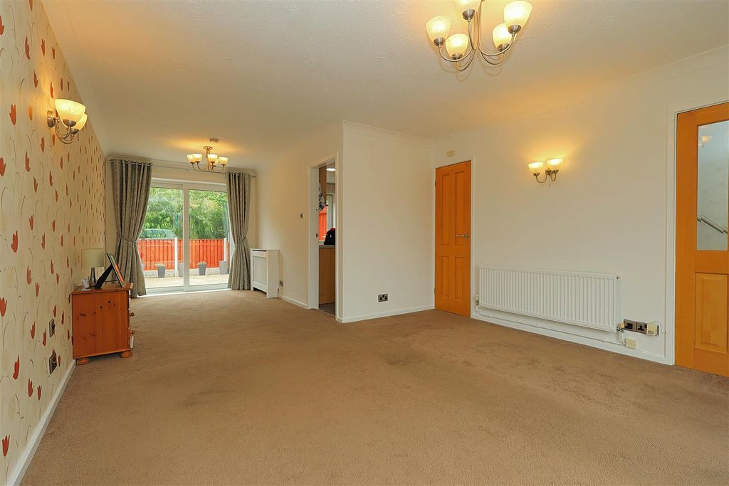 Property photo 3 of 20 Living Room