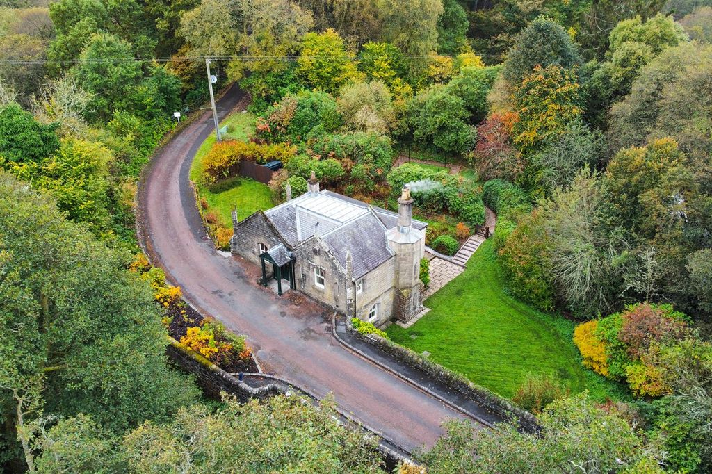 Property photo 2 of 20