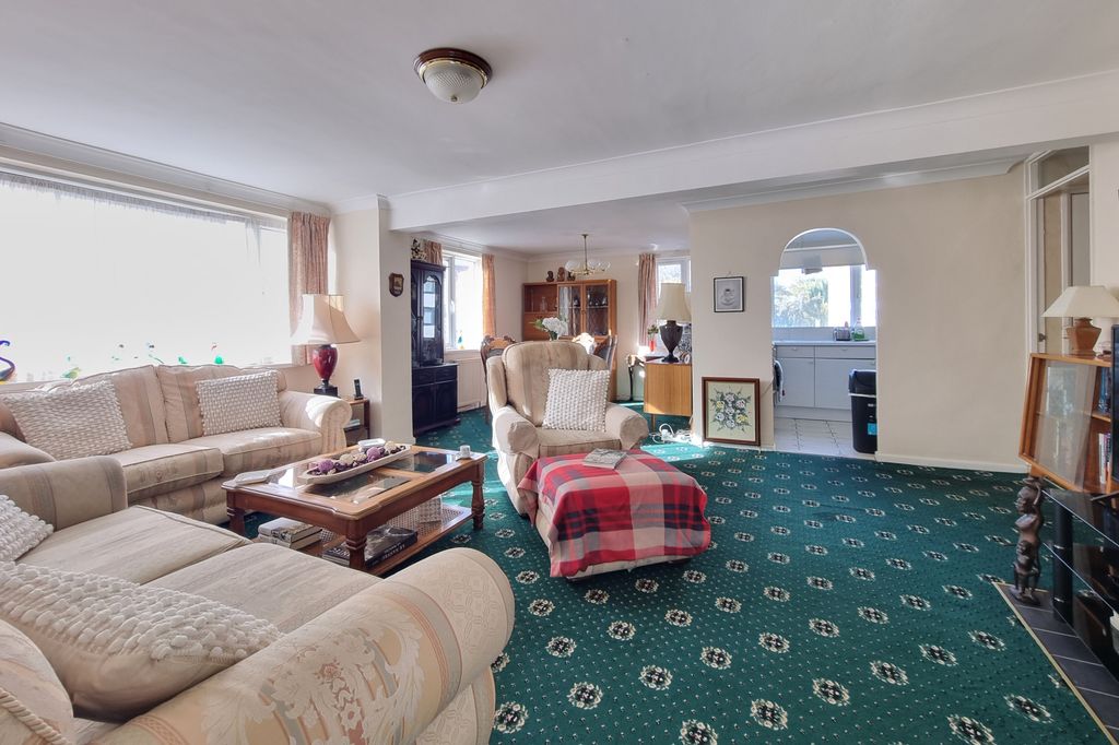 Property photo 3 of 19 20251028_123950