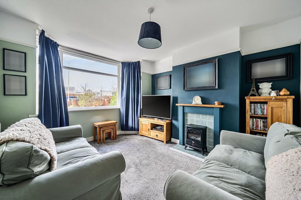 Property photo 3 of 20 1-6993Dbae1cc8E-1416309-9-69933515696E7.Jpg