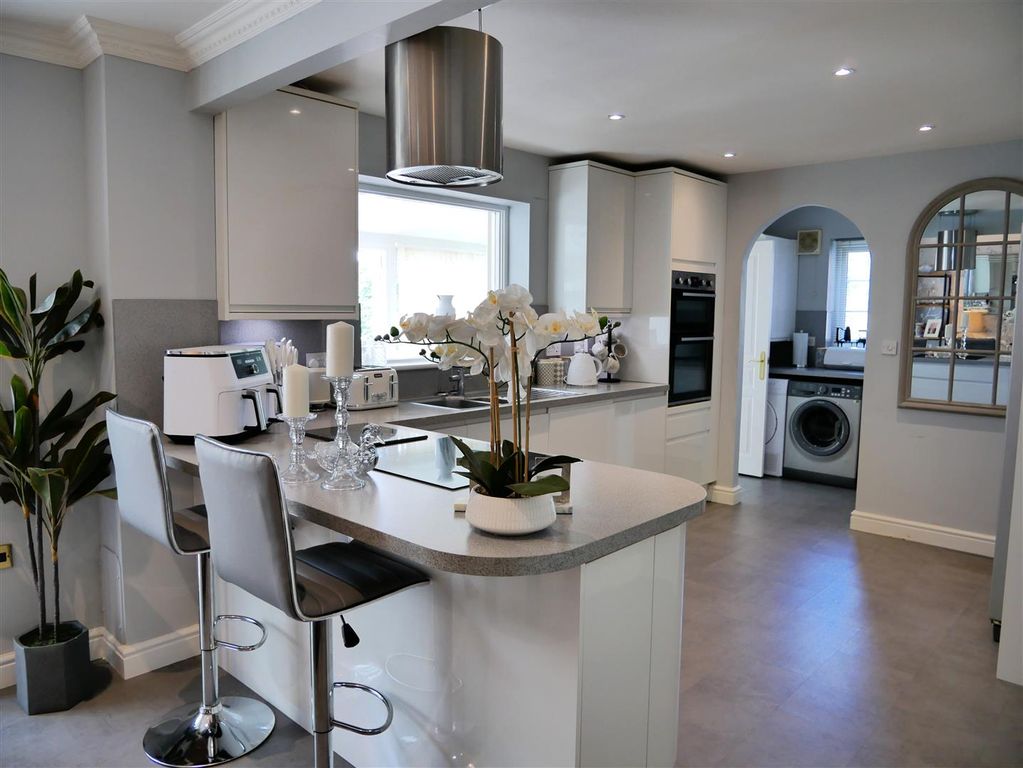 Property photo 3 of 26 Kitchen Dining