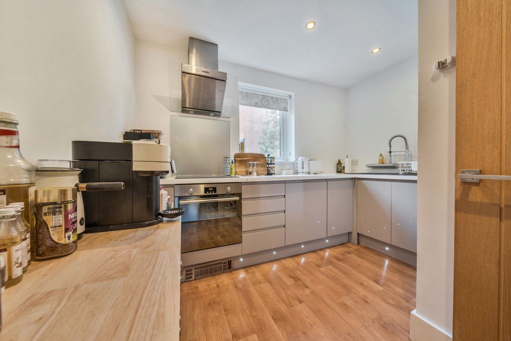 Property photo 3 of 16 Kitchen