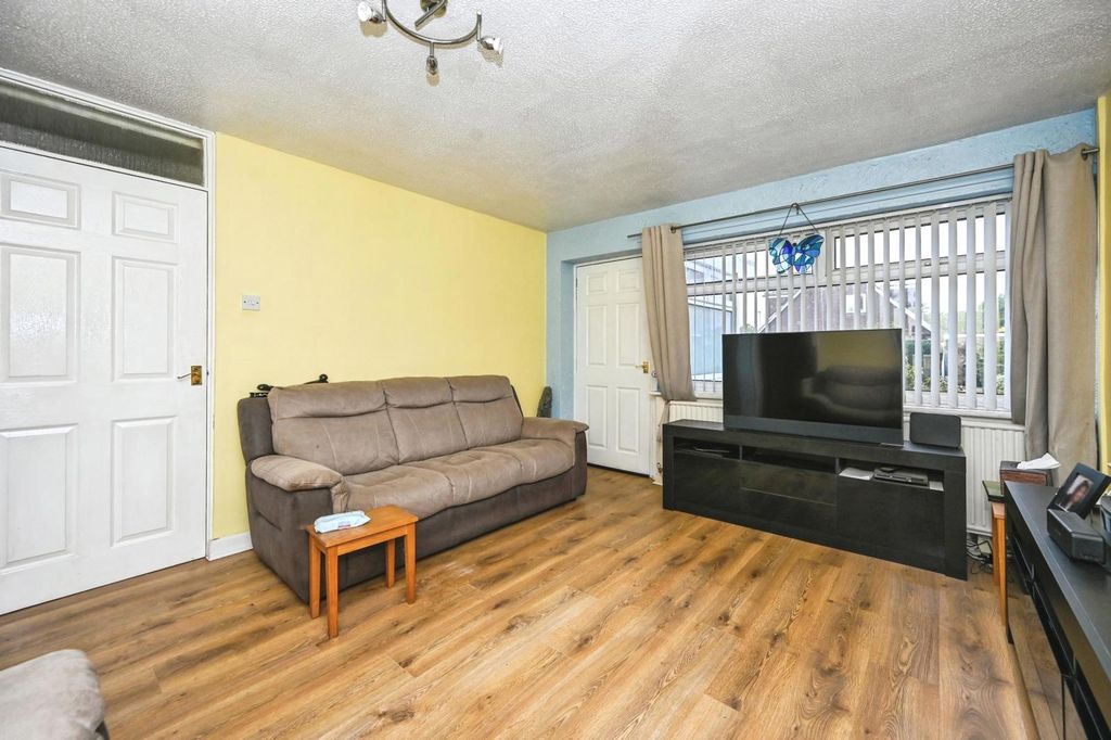Property photo 2 of 23 Living Room