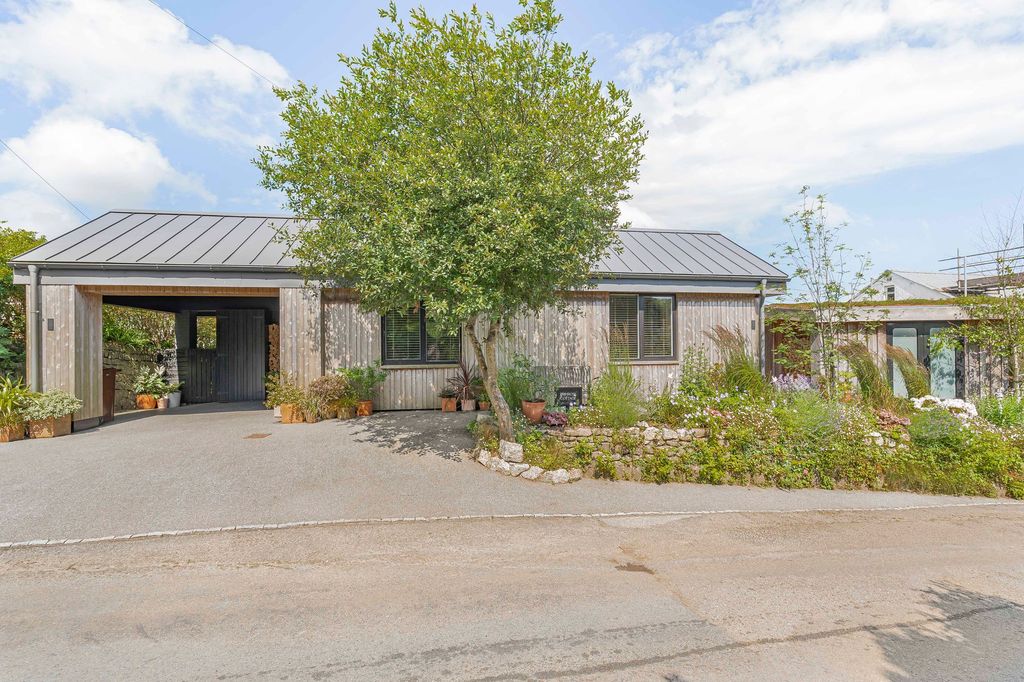 Property photo 1 of 27